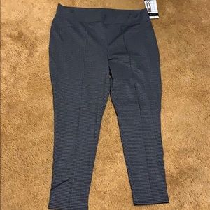 Seven7 gray plaid leggings. SZ:XXL